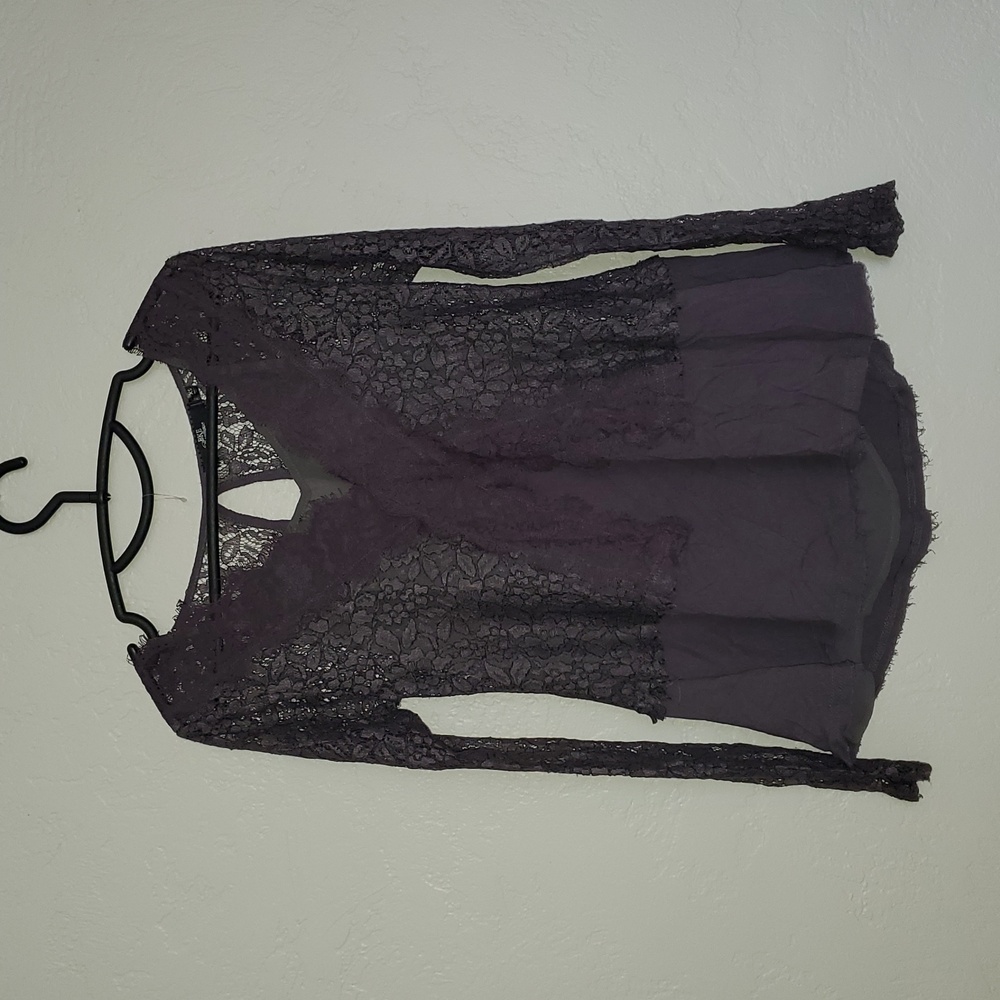 BKE BOUTIQUE Buckle Sheer Silky GRAY LACE TOP & Cami SET XS